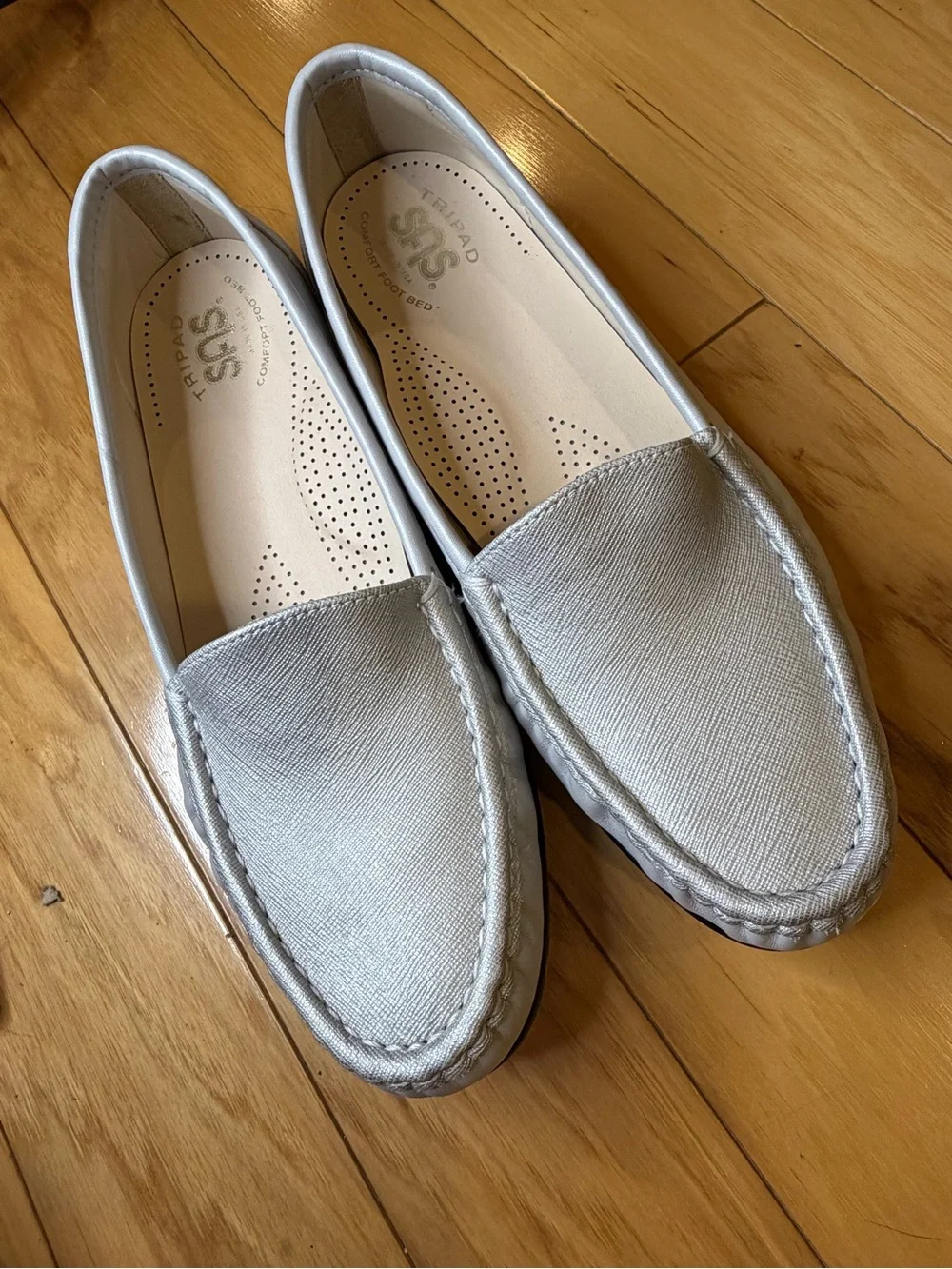 SAS Tripad Comfort Silver Leather Loafers Womens 7.5 W Wide Slip On Shoes